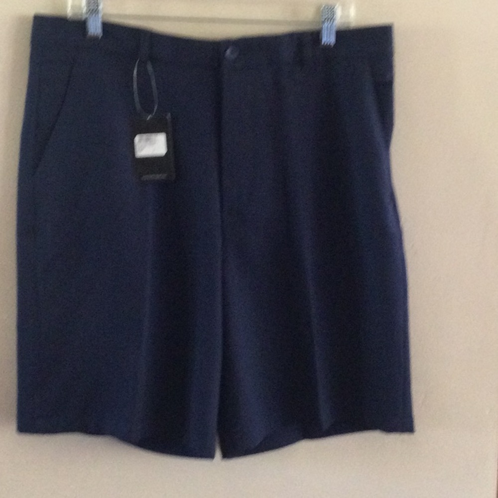 NWT size 36 Men’s Firethorn Golf Shorts